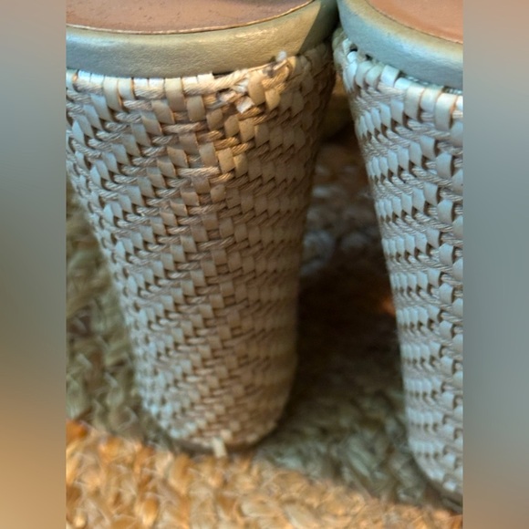 Kaari Blue Vera - Picture 2 of 5